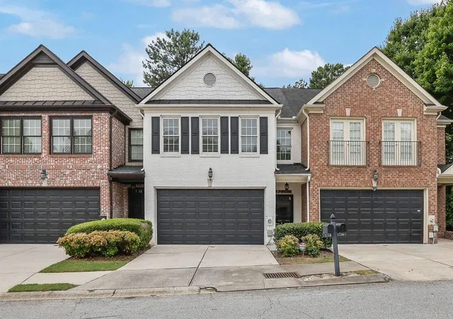 Homes for sale in Norcross, GA | 1730 Oakbrook Lake Dr, Norcross, GA 30093 | MLS# 7799994