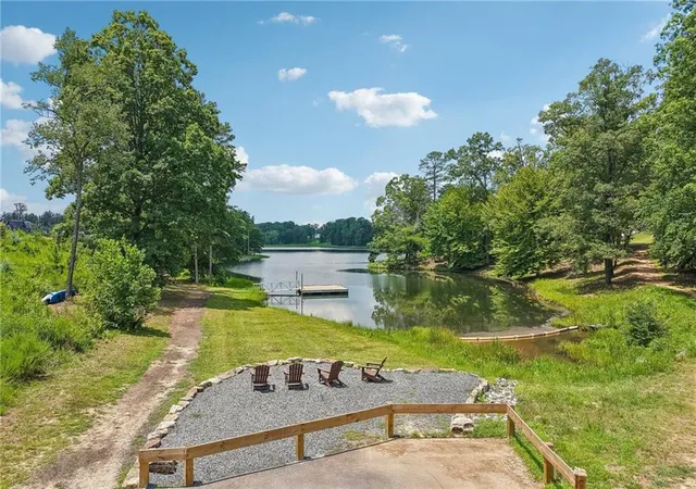 Homes for sale in Hoschton, GA | 152 Clear Lake Pkwy, Hoschton, GA 30548 | MLS# 7791655
