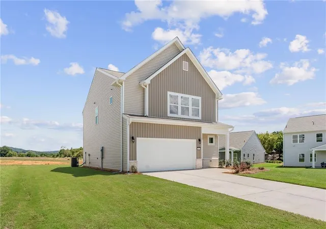 Photo 3 of Single family home for sale at 512 Township Ave, Rockmart, GA 30153 | MLS# 7756307 | Listing updated on 2026-09-20