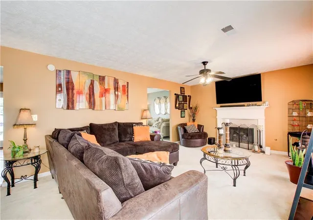 Photo 4 of Single family home for sale at 8075 Harmony Lakes Dr, Lithonia, GA 30058 | MLS# 7727286 | Listing updated on 2026-08-19