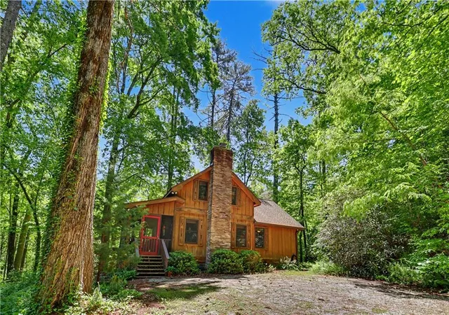 Photo 2 of Single family home for sale at 102 Moses Rd, Rabun Gap, GA 30568 | MLS# 7829018 | Listing updated on 2026-08-30
