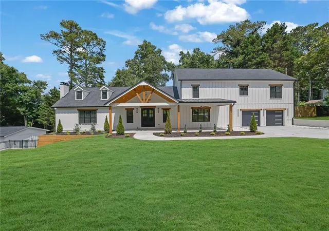 2nd image of 11505 Elkins Rd, Roswell, GA 30076 | MLS# 7795969