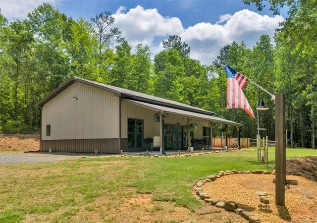 1st image of 627 Johnstonville Rd, Barnesville, GA 30204 | MLS# 7806751
