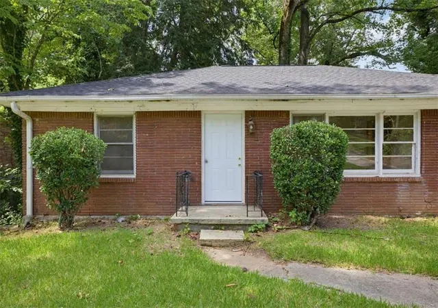 Photo 3 of Single family home for sale at 1900 Windsor Dr, Atlanta, GA 30311 | MLS# 7794956 | Listing updated on 2026-10-29