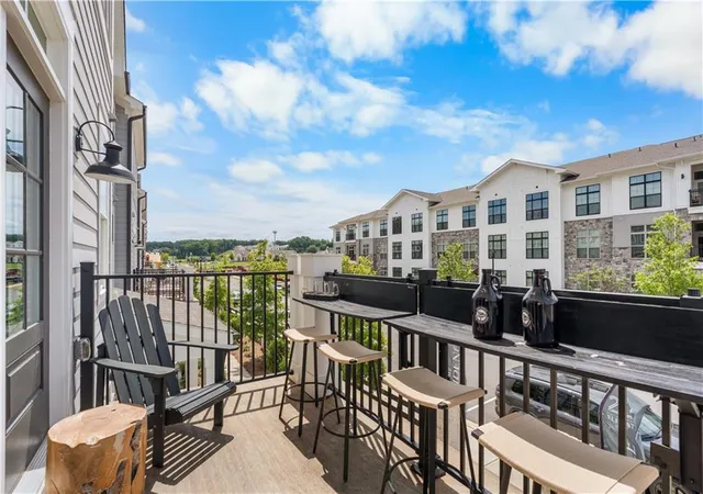 Listing Photo 5 - Condo for sale in building located at 528 Alice Wy, Cumming, GA 30040 - Unit #D10