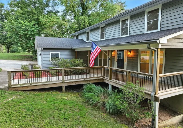 Photo 1 of Single family home for sale at 3235 Clarks Brg Rd, Gainesville, GA 30506 | MLS# 7729435 | Listing updated on 2026-08-25