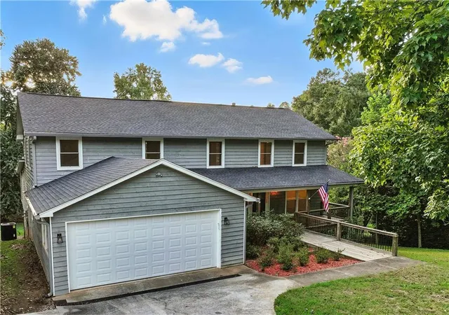 Photo 2 of Single family home for sale at 3235 Clarks Brg Rd, Gainesville, GA 30506 | MLS# 7729435 | Listing updated on 2026-08-25