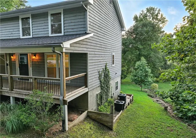 Photo 4 of Single family home for sale at 3235 Clarks Brg Rd, Gainesville, GA 30506 | MLS# 7729435 | Listing updated on 2026-08-25