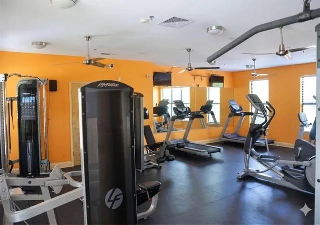 Listing Photo 2 - Condo for sale in building located at 898 Oak St Sw, Atlanta, GA 30310 - Unit #1418
