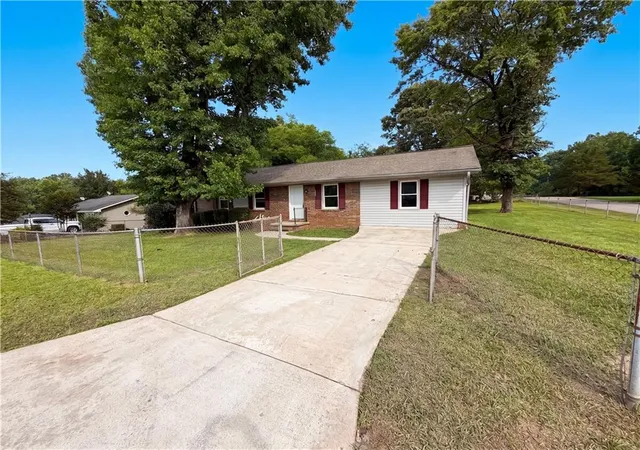 2nd image of 5552 Pine St, Lula, GA 30554 | MLS# 7793212