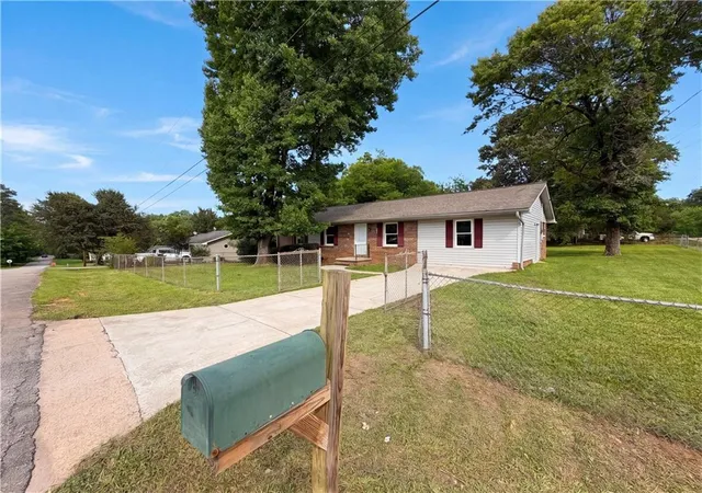 3rd image of 5552 Pine St, Lula, GA 30554 | MLS# 7793212