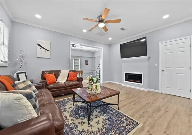 3rd image of 1405 North Ave Nw, Atlanta, GA 30318 | MLS# 7813882