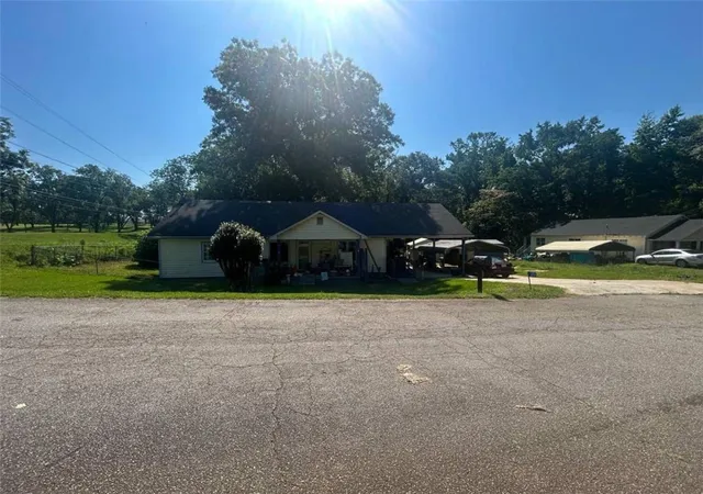 Homes for sale in Thomaston, GA | 201 Walter St, Thomaston, GA 30286 | MLS# 7798260