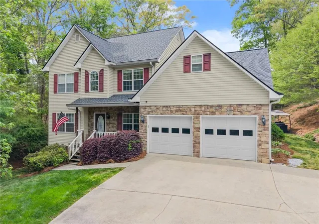 Homes for sale in Gainesville, GA | 3451 Leisure Ln, Gainesville, GA 30506 | MLS# 7724948