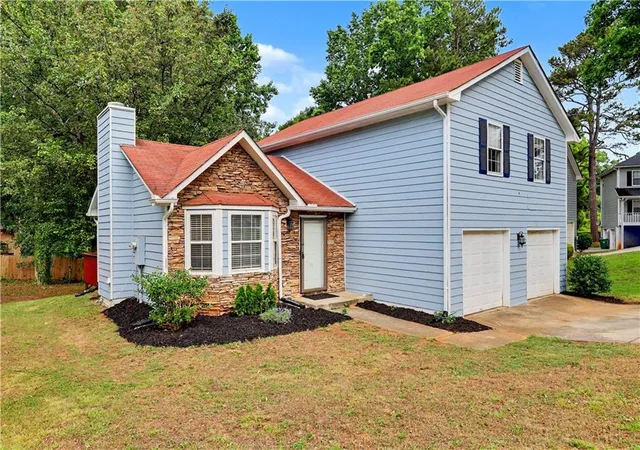 Photo 2 of Single family home for sale at 407 Sheppard Xing Ct, Stone Mountain, GA 30083 | MLS# 7829361 | Listing updated on 2026-09-03