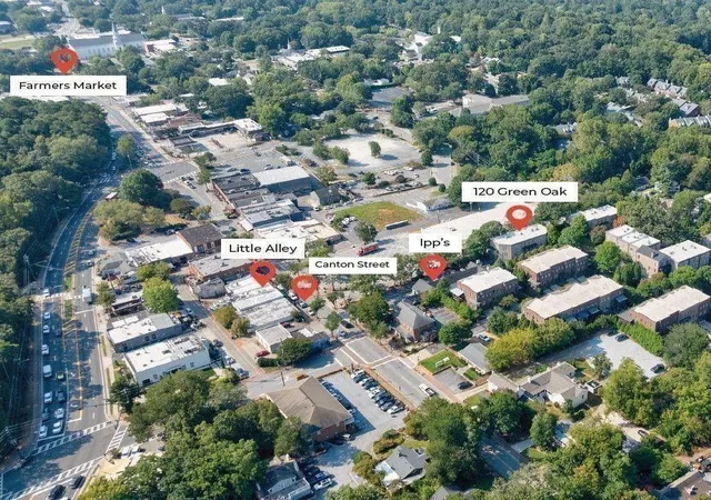 Photo 3 of Sale Pending at 120 Green Oak Dr #Unit 3, Roswell, GA 30075 | MLS# 7801578 | Listing updated on 2026-09-02