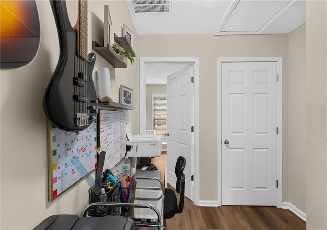 Listing Photo 2 - Condo for sale in building located at 235 Winding River Dr, Sandy Springs, GA 30350 - Unit #F