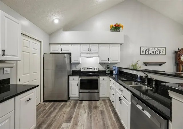 2nd image of 12101 Windrush Ln, Alpharetta, GA 30009 | MLS# 7800267