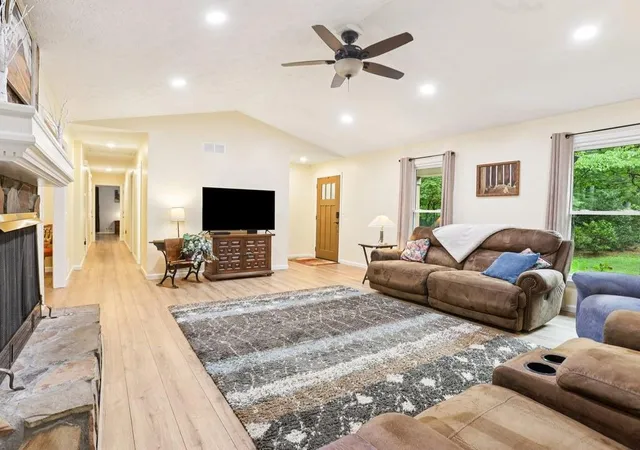 2nd image of 518 Picketts Xing, Acworth, GA 30101 | MLS# 7817068