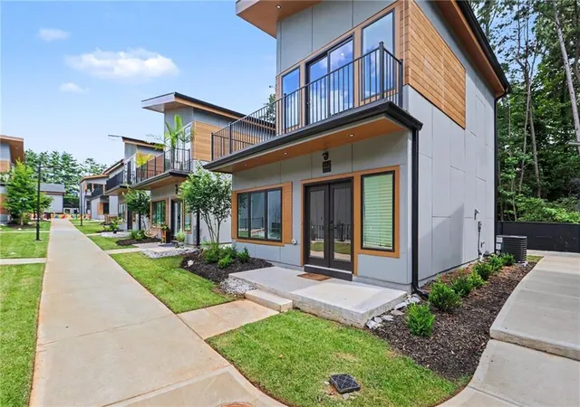 Photo 2 of Condo for sale at 6305 Shannon Pkwy #110, Union City, GA 30291 | MLS# 7801500 | Listing updated on 2026-08-28