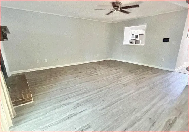 Listing Photo 5 - Condo for sale in building located at 1021 Thornwoode Ln, Stone Mountain, GA 30083