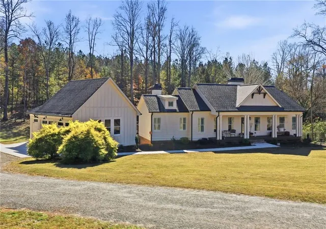 Photo 1 of Single family home for sale at 735 Sardis Cir, Canton, GA 30114 | MLS# 7804937 | Listing updated on 2026-10-31