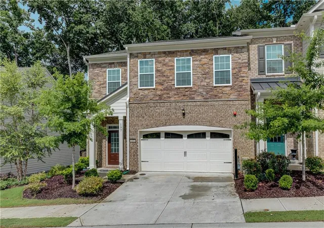 Photo 3 of Townhouse for sale at 137 Holden Way, Woodstock, GA 30189 | MLS# 7803158 | Listing updated on 2026-08-26
