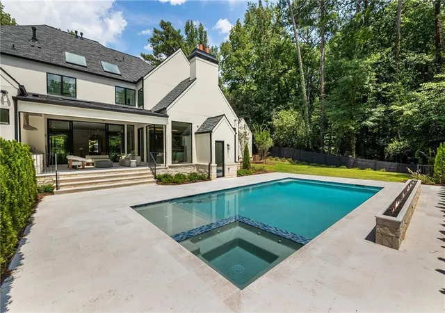 2nd image of 388 Londonberry Rd Nw, Sandy Springs, GA 30327 | MLS# 7821788