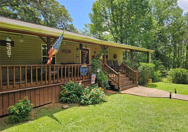 Homes for sale in Roanoke, AL | 1440 County Rd 26, Roanoke, AL 36274 | MLS# 7795943