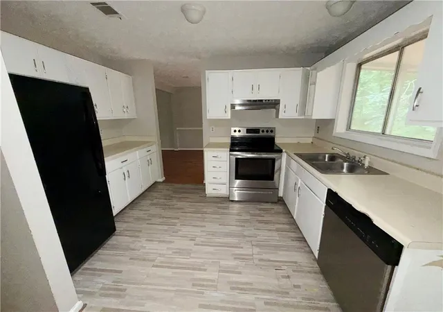 Photo 2 of Sale Pending at 2256 Turtle Clb Dr Ne, Marietta, GA 30066 | MLS# 7803050 | Listing updated on 2026-09-05