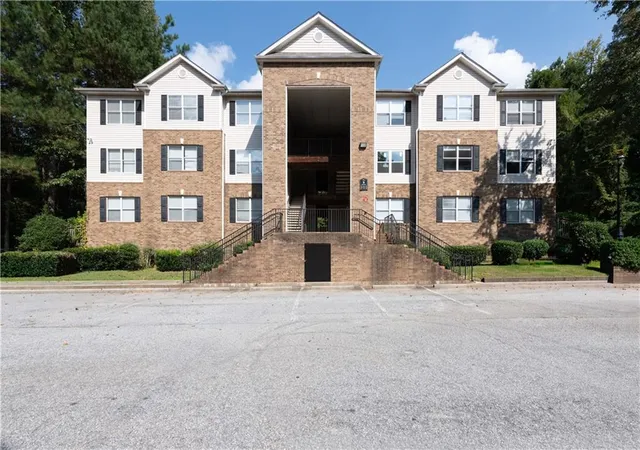 Condo for sale at 3205 Fairington Dr, Lithonia, GA 30038 | MLS# 7860604