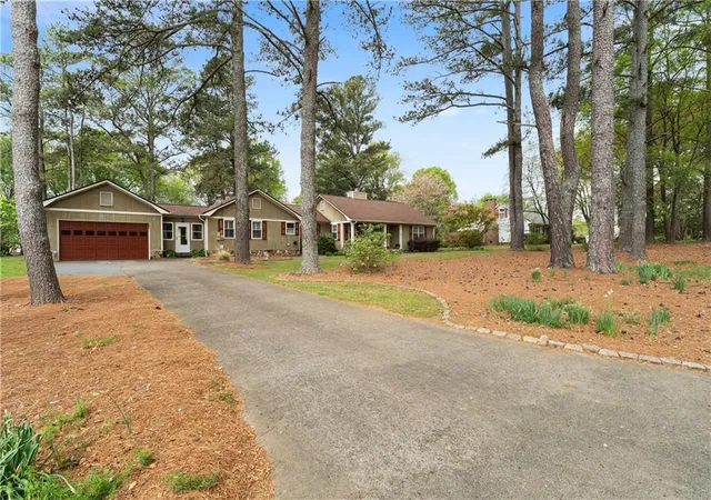 1st image of 140 Plymouth Dr, Cartersville, GA 30120 | MLS# 7745163