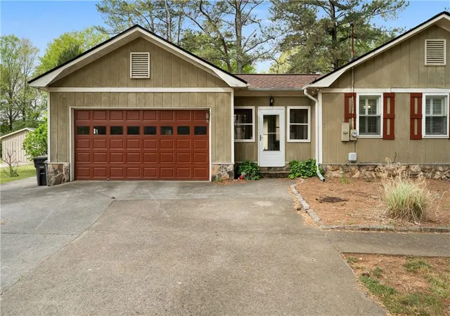 2nd image of 140 Plymouth Dr, Cartersville, GA 30120 | MLS# 7745163