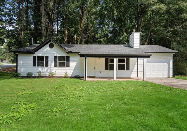 1st image of 20 Skylark Ln, Jonesboro, GA 30238 | MLS# 7815985