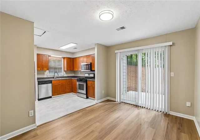 Photo 3 of Townhouse for sale at 181 Timber Crk Ln Sw, Marietta, GA 30060 | MLS# 7766265 | Listing updated on 2026-09-10
