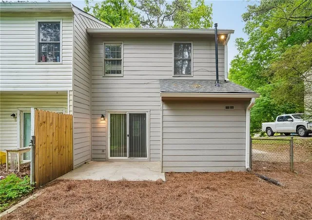 Photo 4 of Townhouse for sale at 181 Timber Crk Ln SW, Marietta, GA 30060 | MLS# 7766265 | Listing updated on 2026-09-10