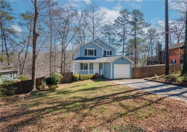 Photo 2 of Single family home for sale at 580 Lake Dr, Snellville, GA 30039 | MLS# 7738117 | Listing updated on 2026-07-30