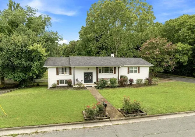 1st image of 100 Hood Dr, Rome, GA 30161 | MLS# 7816189