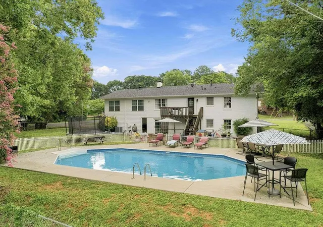 3rd image of 100 Hood Dr, Rome, GA 30161 | MLS# 7816189