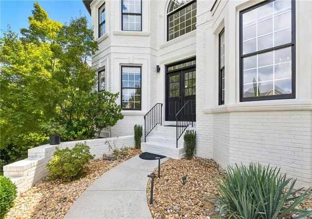 4th image of 575 Saint Regis Ln, Johns Creek, GA 30022 | MLS# 7821229