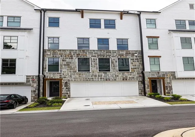 2nd image of 2722 Thornewilde Wy, Atlanta, GA 30339 | MLS# 7777251
