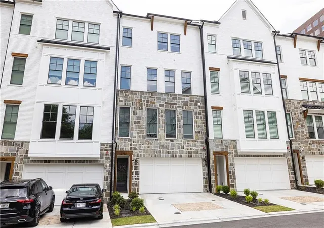 3rd image of 2722 Thornewilde Wy, Atlanta, GA 30339 | MLS# 7777251