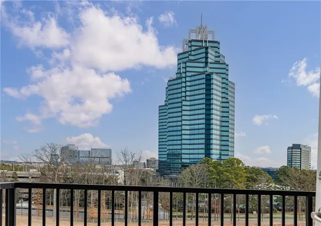 2nd image of 799 Hammond Dr #423, Sandy Springs, GA 30328 | MLS# 7820325