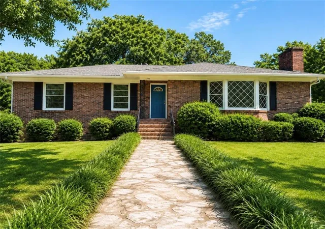 Homes for sale in Rockmart, GA | 600 Oakcrest Dr, Rockmart, GA 30153 | MLS# 7776240