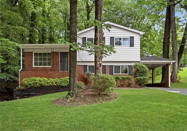 1st image of 799 Kings Grant Dr Nw, Atlanta, GA 30318 | MLS# 7758860