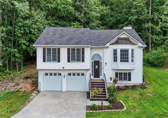 Photo 2 of Single family home for sale at 58 Willow Bnd Dr, Cartersville, GA 30121 | MLS# 7819865 | Listing updated on 2026-09-15