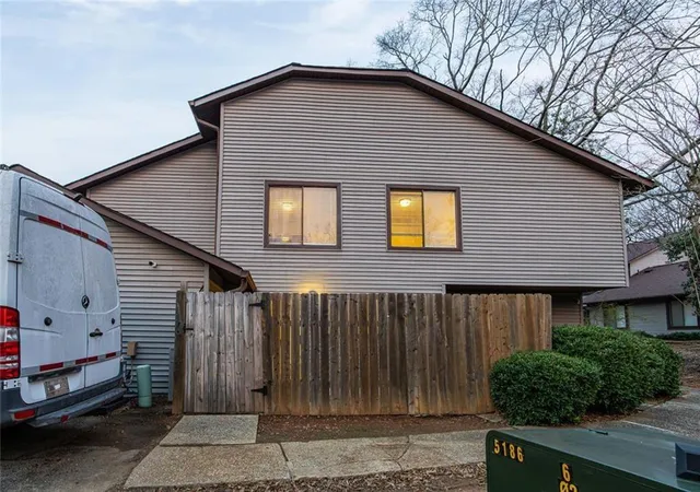 3rd image of 2739 Whitewater Ct, Austell, GA 30106 | MLS# 7799834
