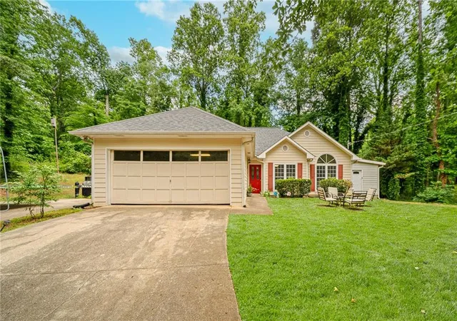 Photo 1 of Single family home for sale at 2920 Ridge Ct, Cumming, GA 30041 | MLS# 7763393 | Listing updated on 2026-07-29