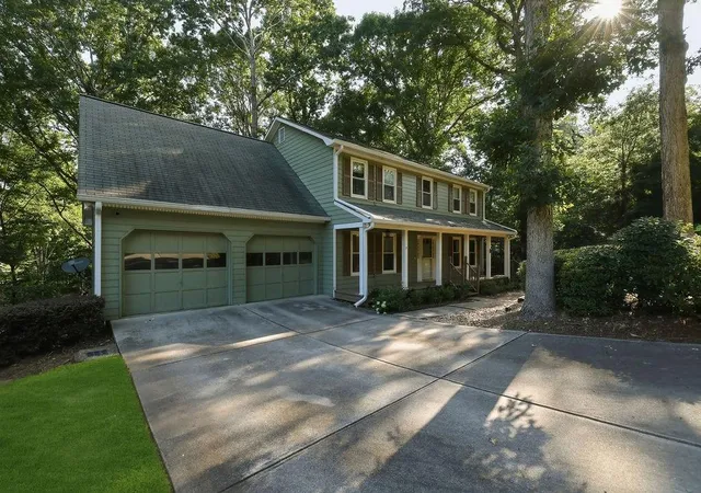 2nd image of 3879 Winners Ct, Marietta, GA 30062 | MLS# 7801477