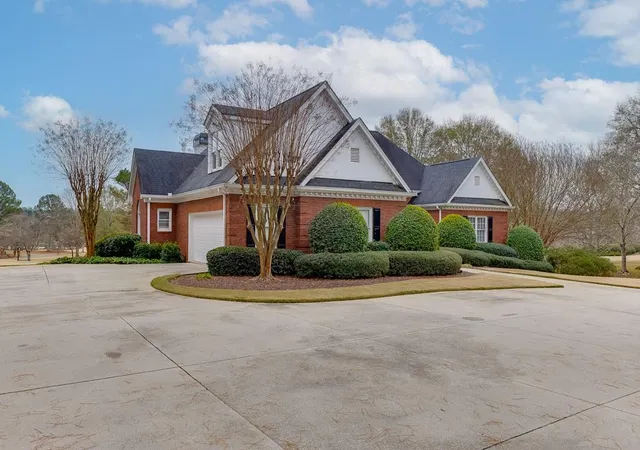 Homes for sale in Braselton, GA | 5685 Golf Club Dr, Braselton, GA 30517 | MLS# 7694137